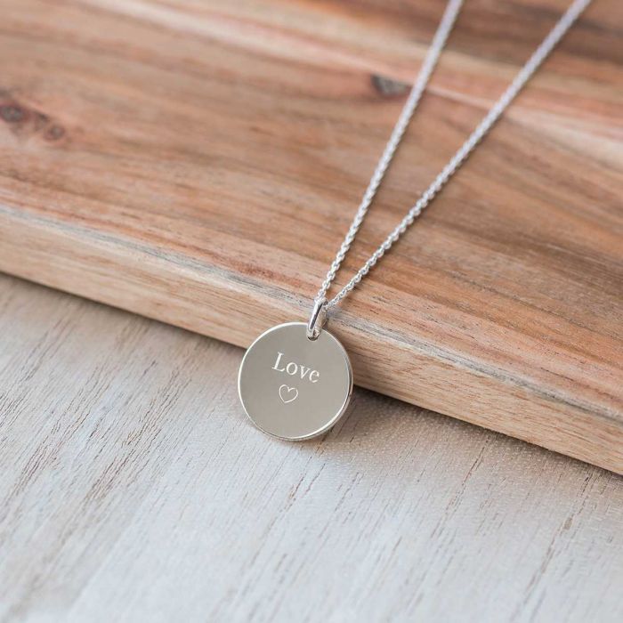 Comment nettoyer des bijoux en argent ?
