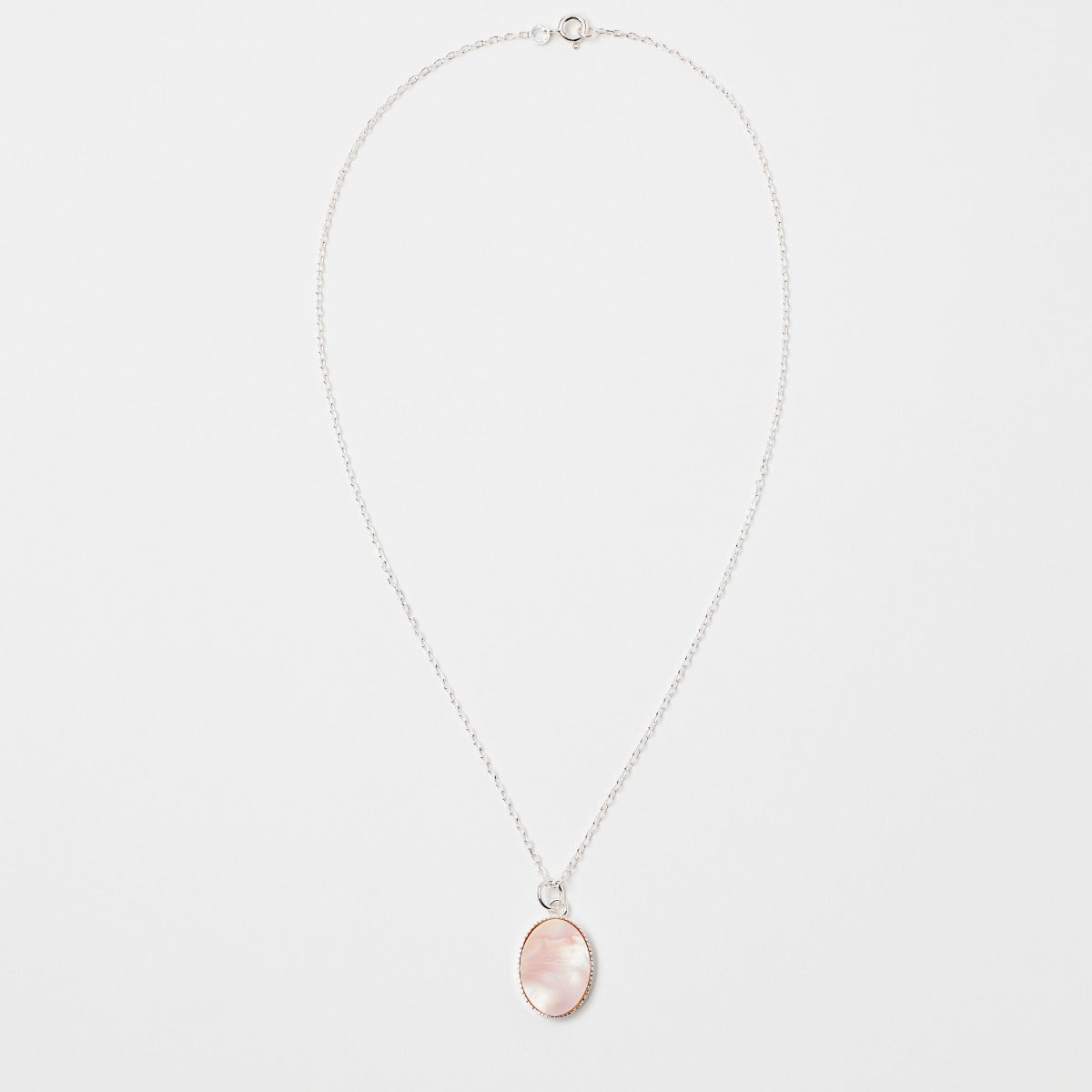 Pendentif Joséphine nacre rose sur chaîne maille forçat argent