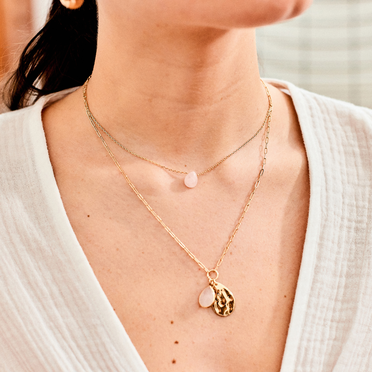 Collier goutte pierre rose sur chaîne plaqué or