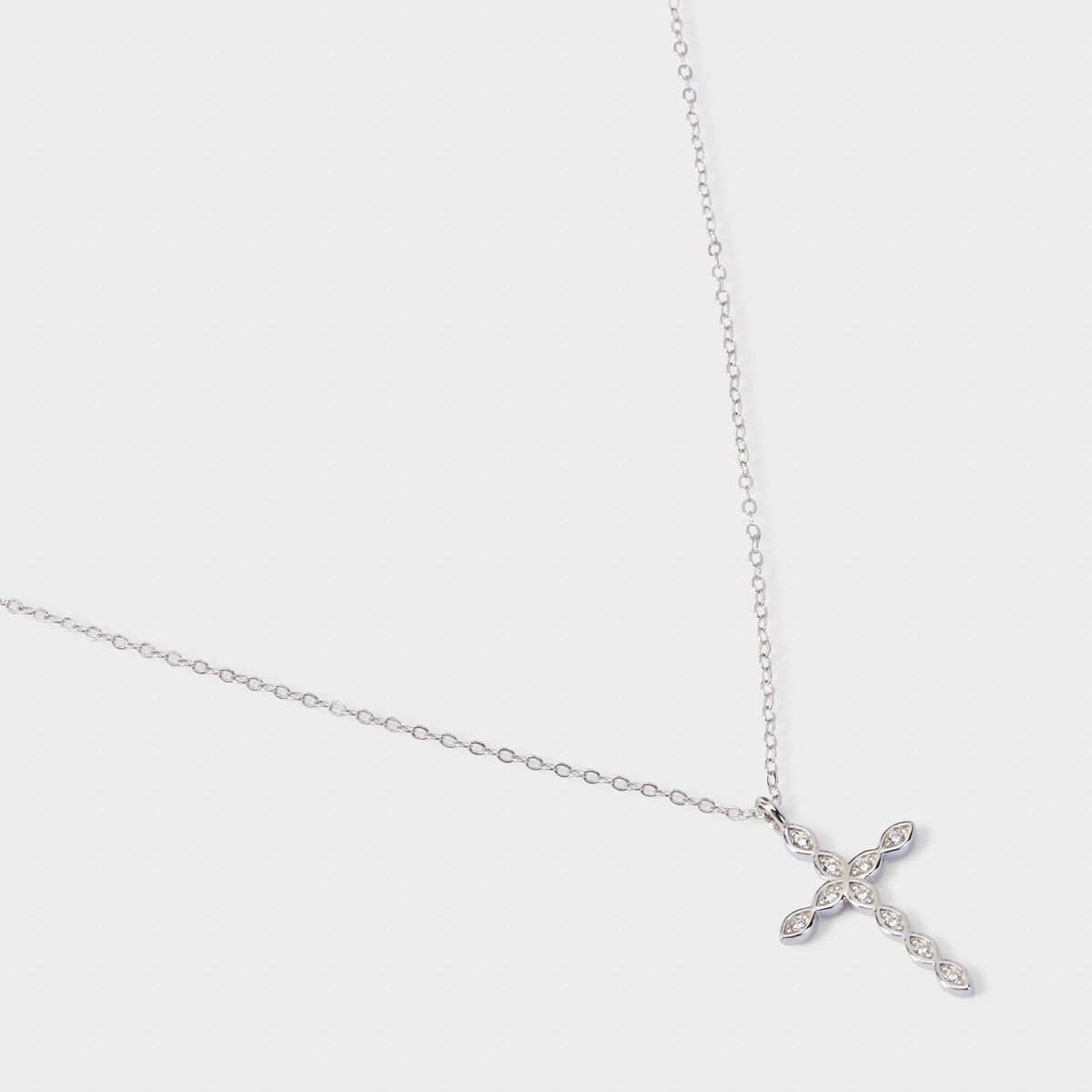 Collier croix pavée argent