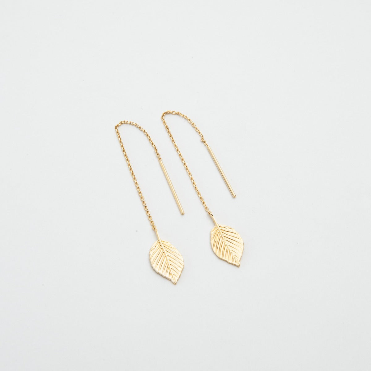 Boucles d'oreilles feuille sur chaîne plaqué or