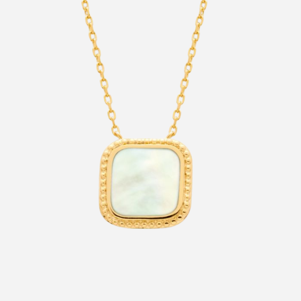 Collier nacre carrée perlée sur chaîne plaqué or