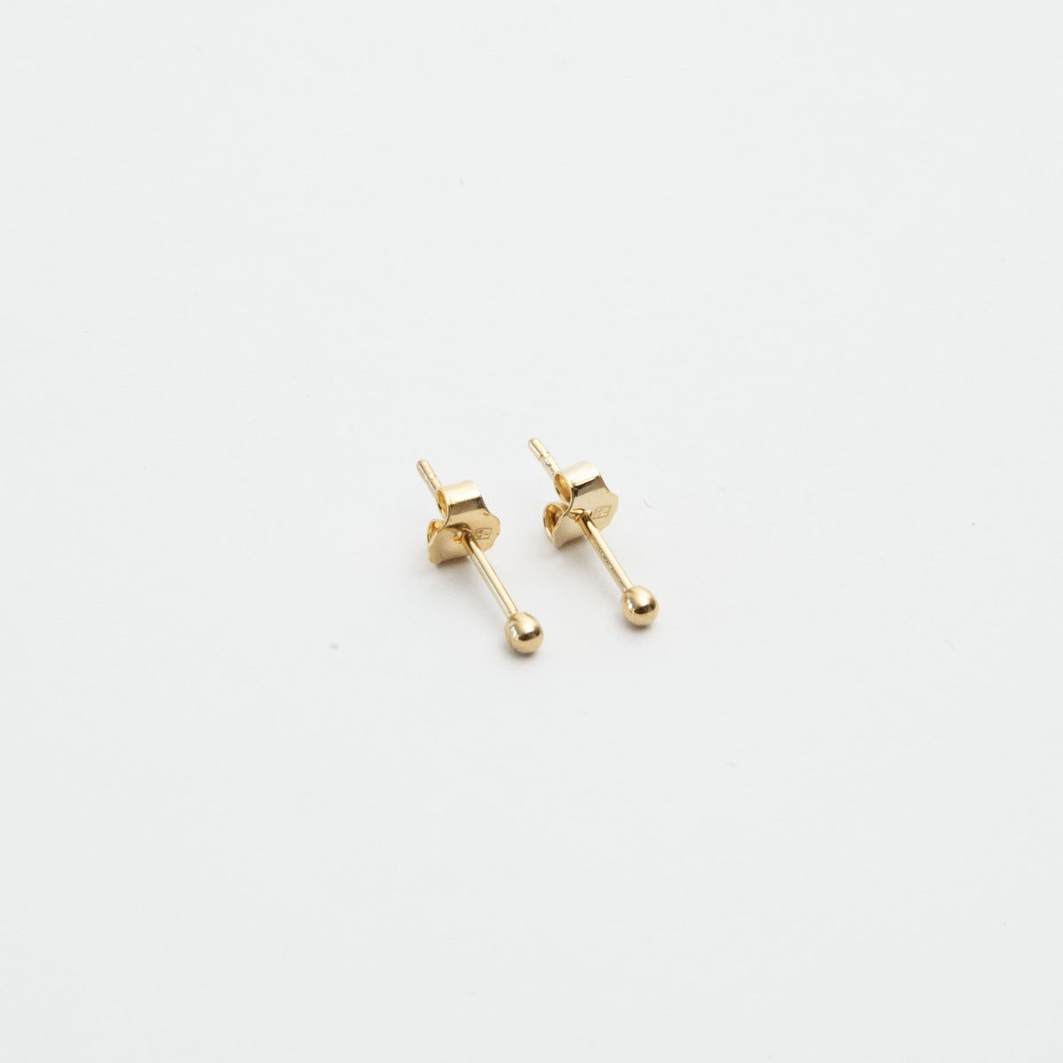 Boucles d'oreilles mini clou plaqué or
