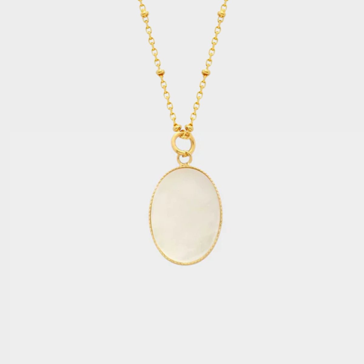 Pendentif Joséphine Nacre blanche sur chaîne maille perlée plaqué or