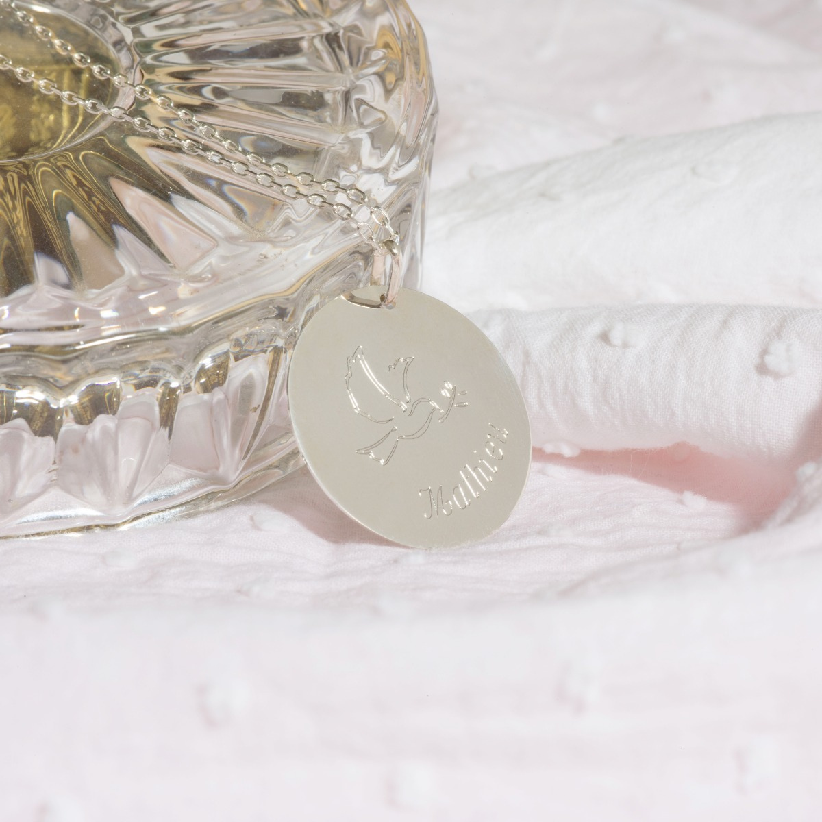 Collier grande médaille dessin et prénom sur chaîne argent