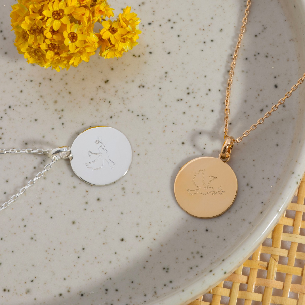 Collier petite médaille colombe sur chaîne en argent