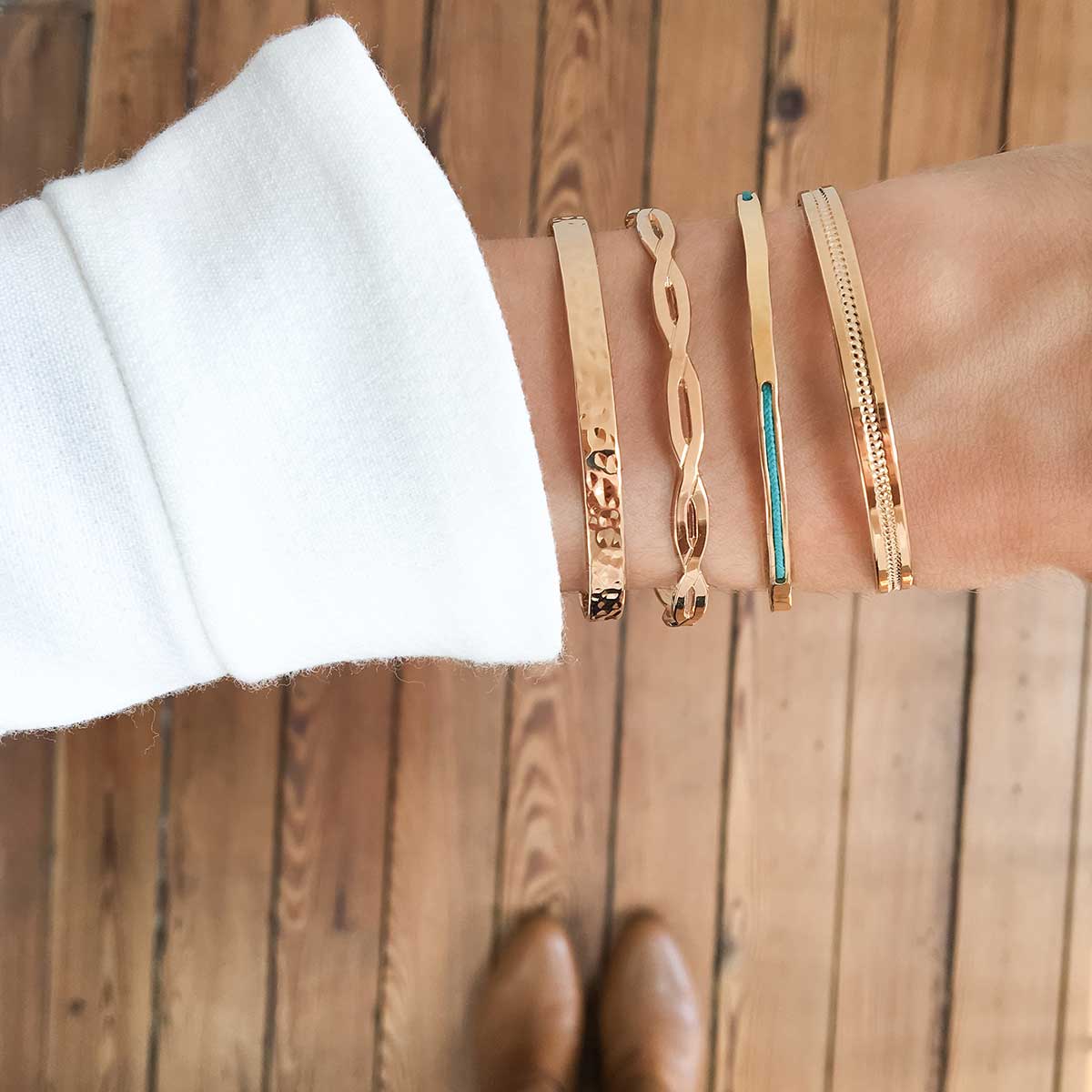 Jonc droit martele et fil plaque or