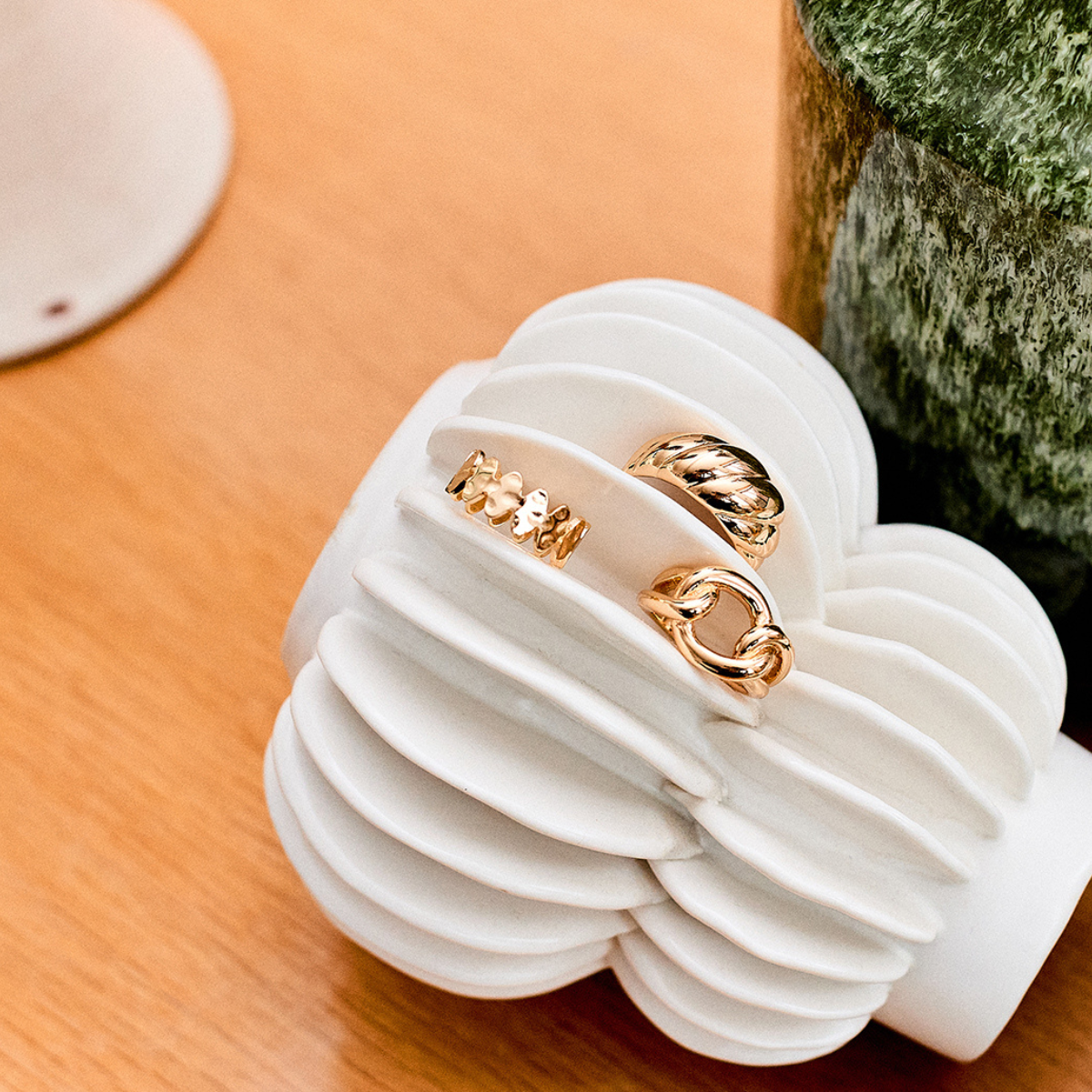 Bague pastilles martelées ajustable plaqué or