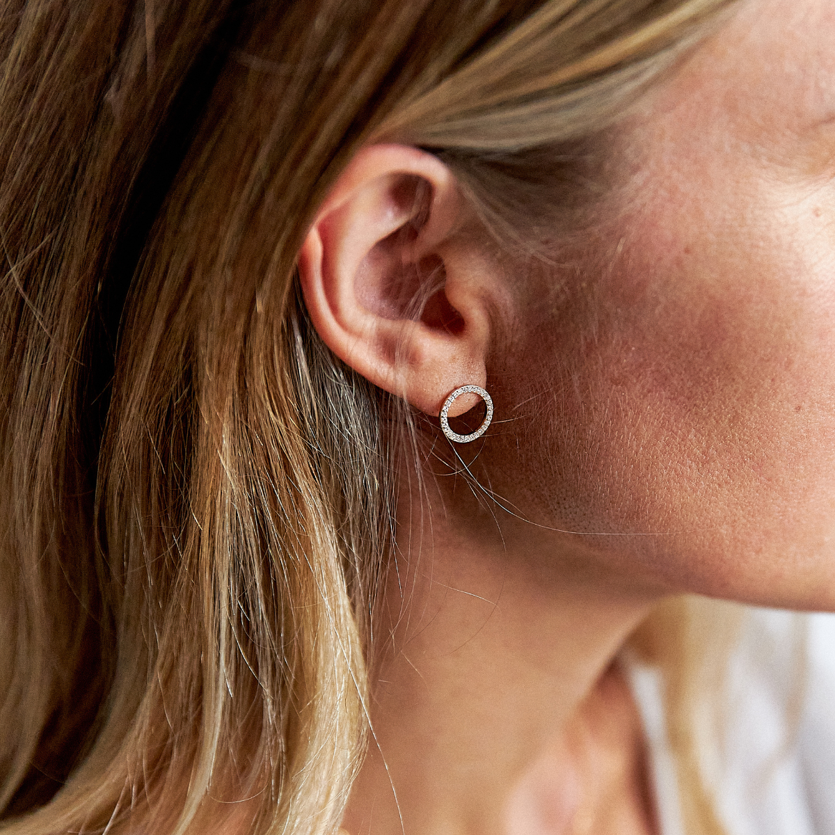 Boucles d'oreilles cercle et brillants argent massif