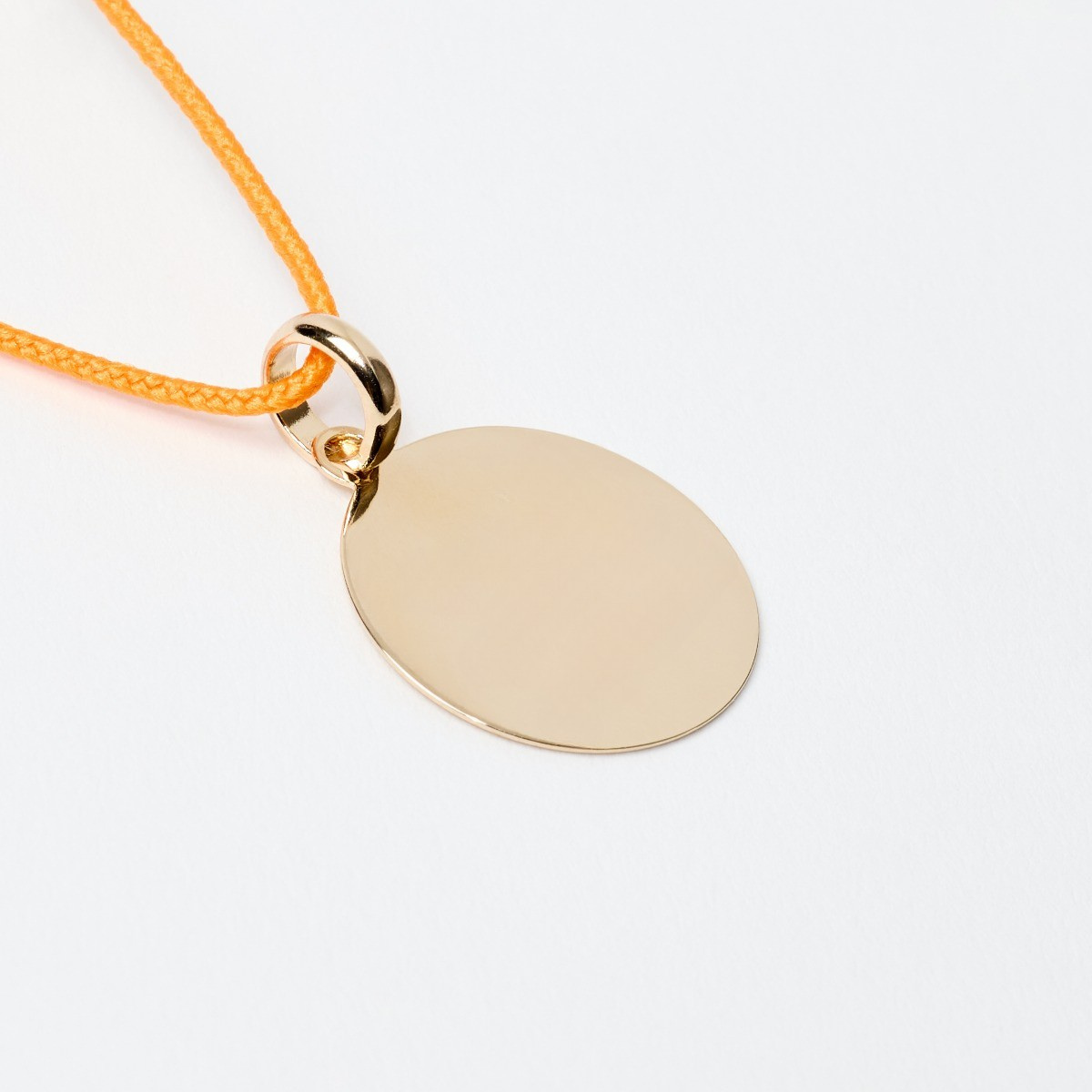 Collier 1 breloque sur lien coton plaqué or