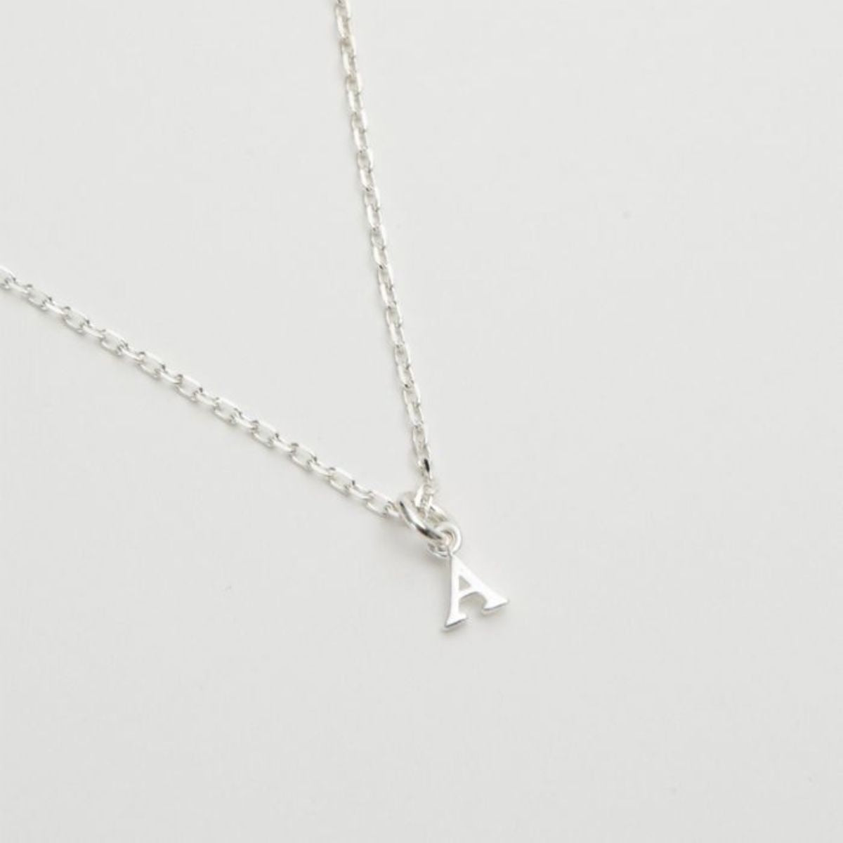 Collier lettre prénom en argent massif