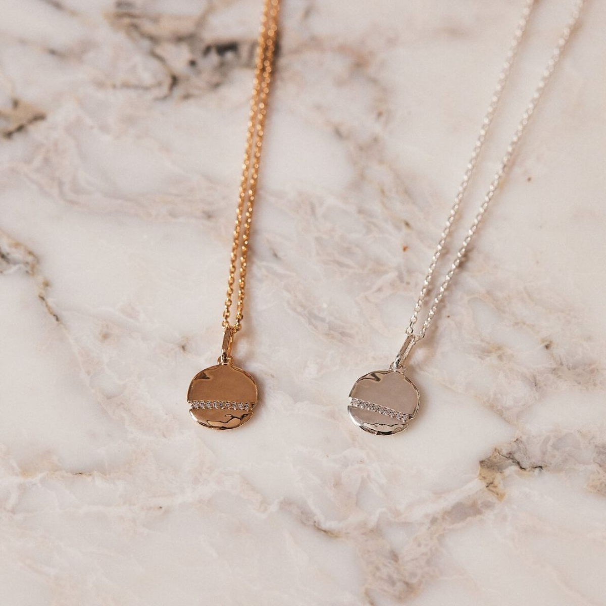 Pendentif Alya sur chaîne forçat argent massif