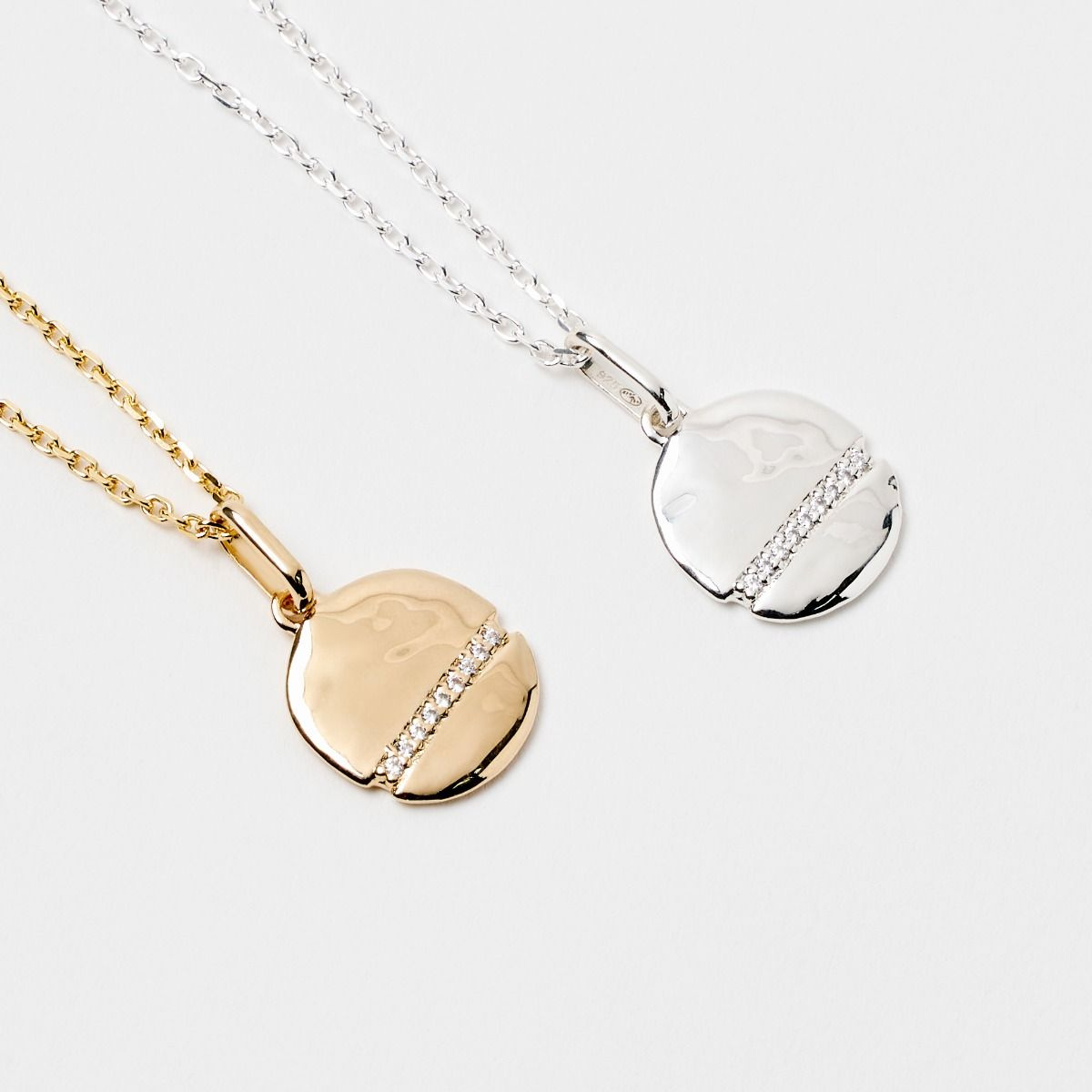 Pendentif Alya sur chaîne forçat argent massif
