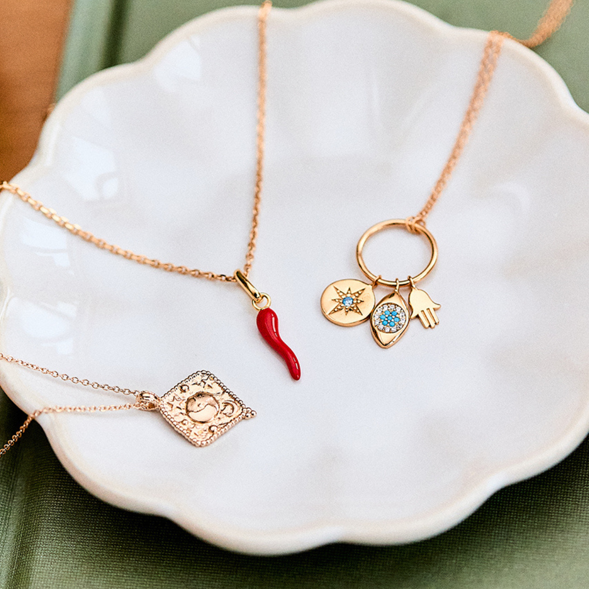 Collier croyances sur chaîne plaqué or