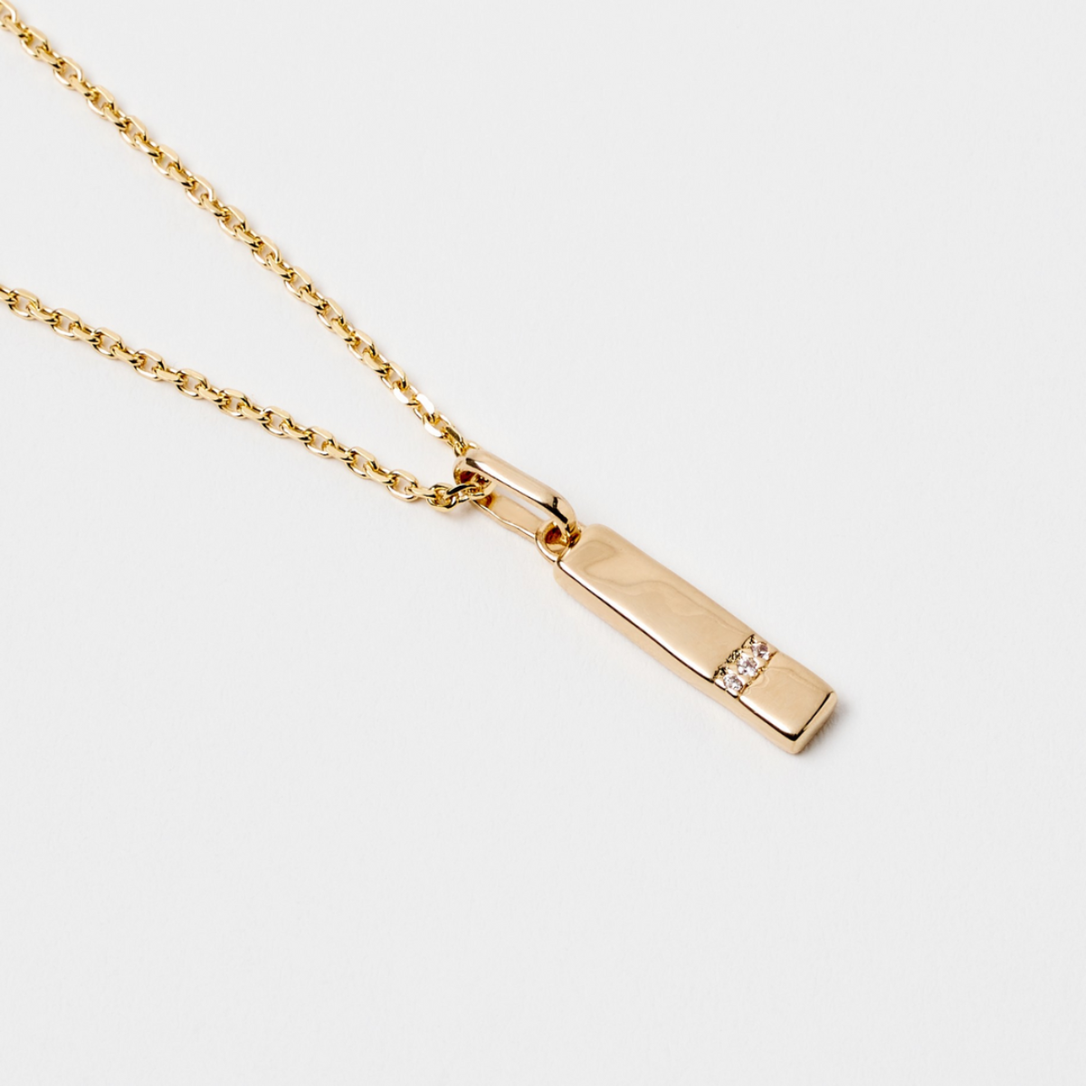 Pendentif Sirius sur chaîne forçat plaqué or