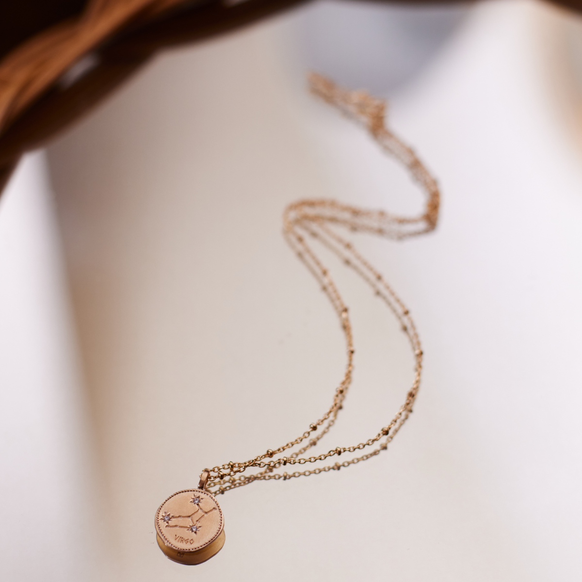 Collier signe astrologique Vierge plaqué or