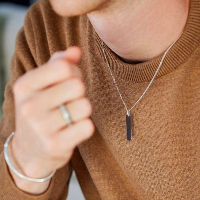 Quel collier homme porter au travail ?