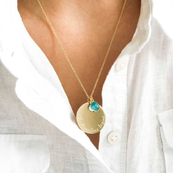 Vous recherchez un collier médaille tendance 2024 ?