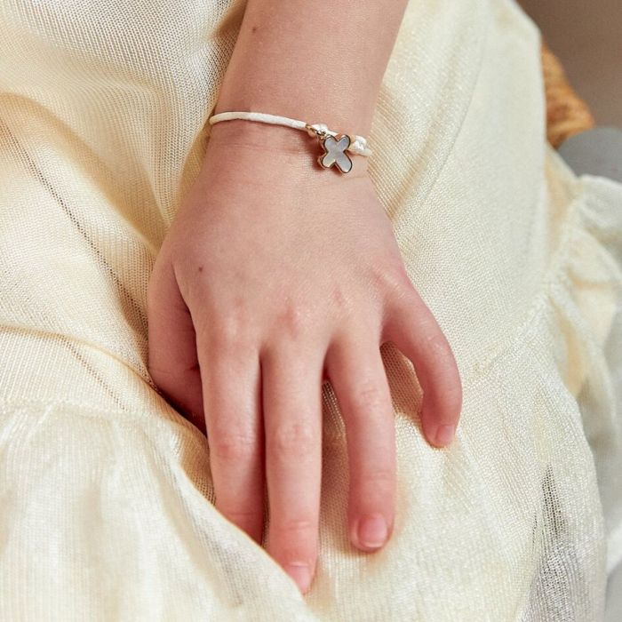 Les origines de la nacre : voyage dans l’histoire des bijoux