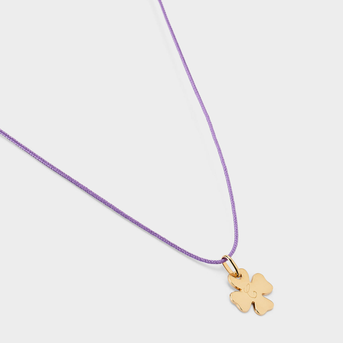 Collier 1 breloque sur lien coton plaqué or