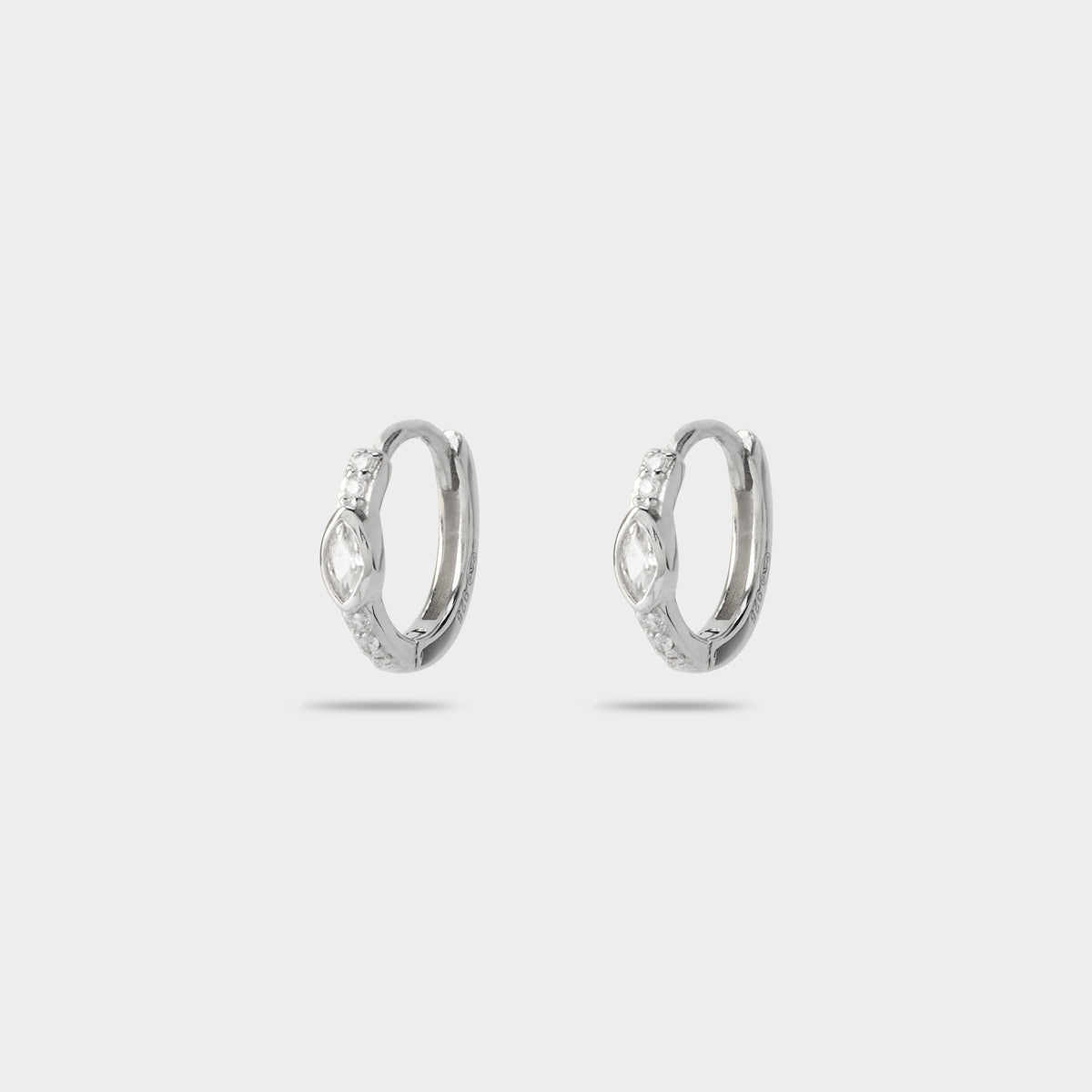 Boucles d'oreilles mini créoles goutte pavage argent