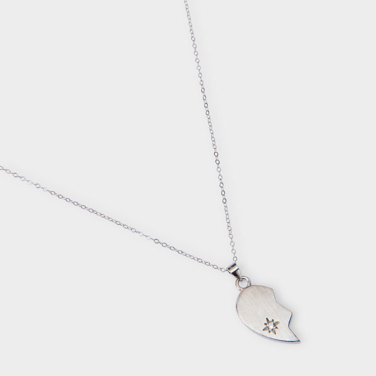 Collier demi-cœur droit argent