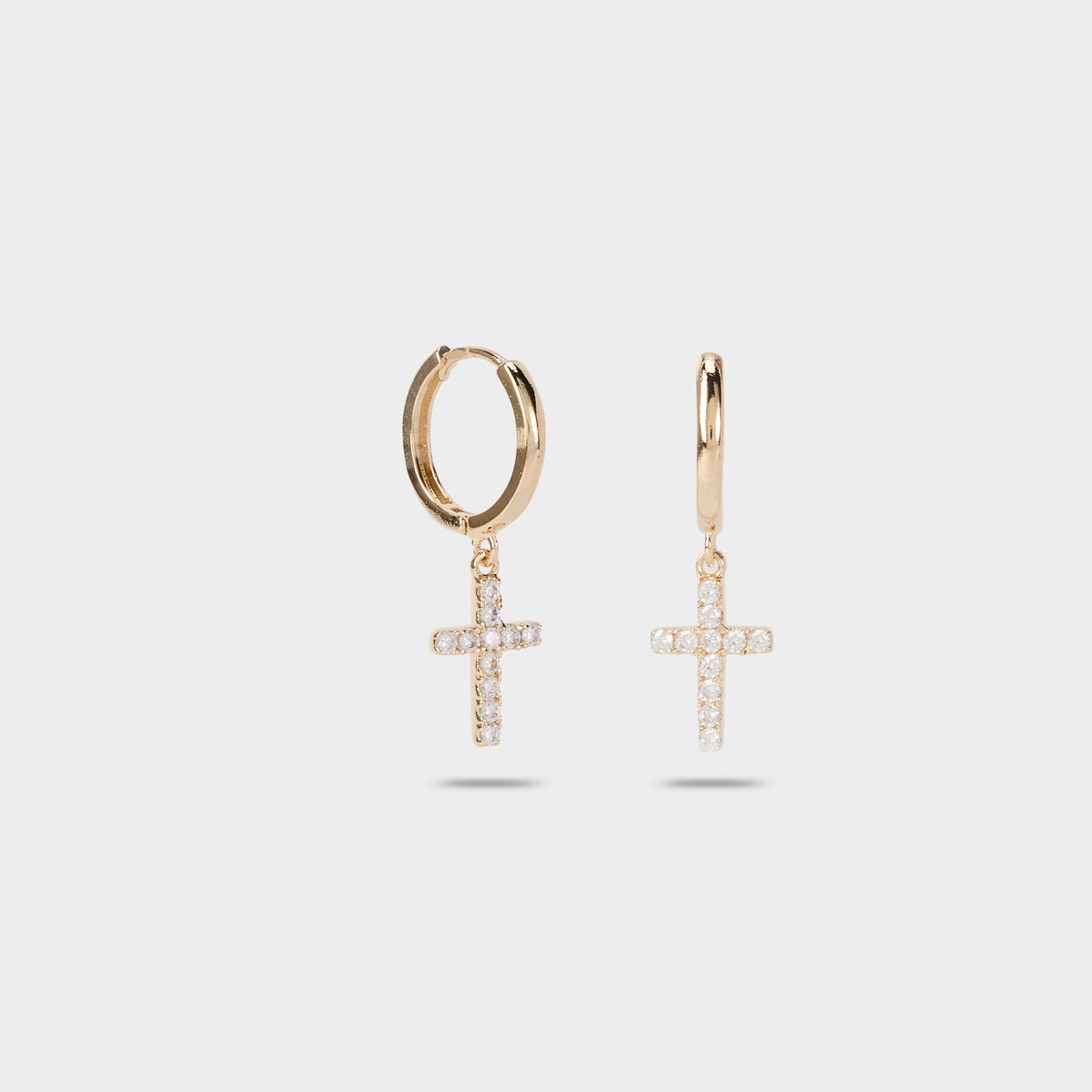 Boucles d'oreilles créoles croix pavées plaqué or