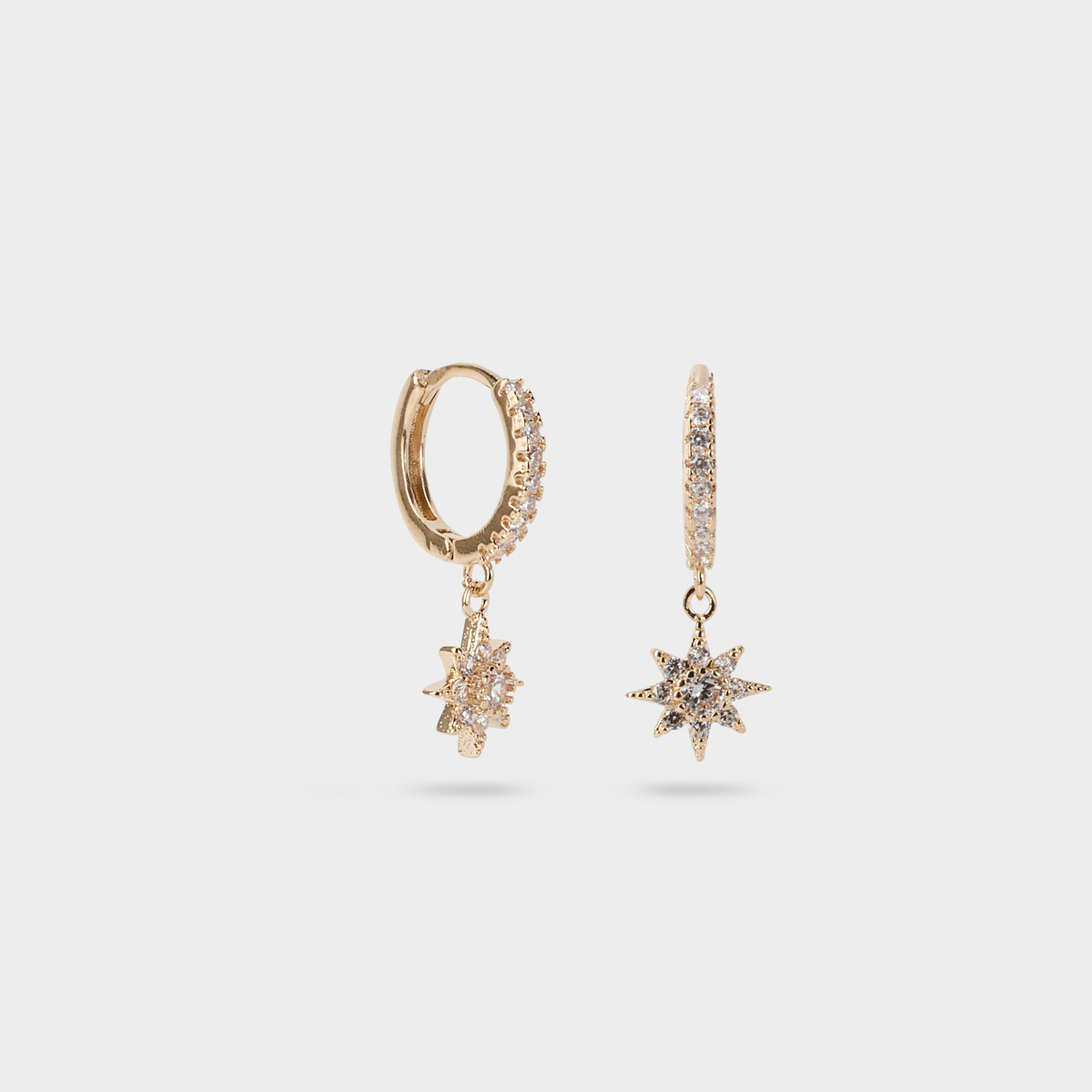 Boucles d'oreilles créoles étoiles pavées plaqué or
