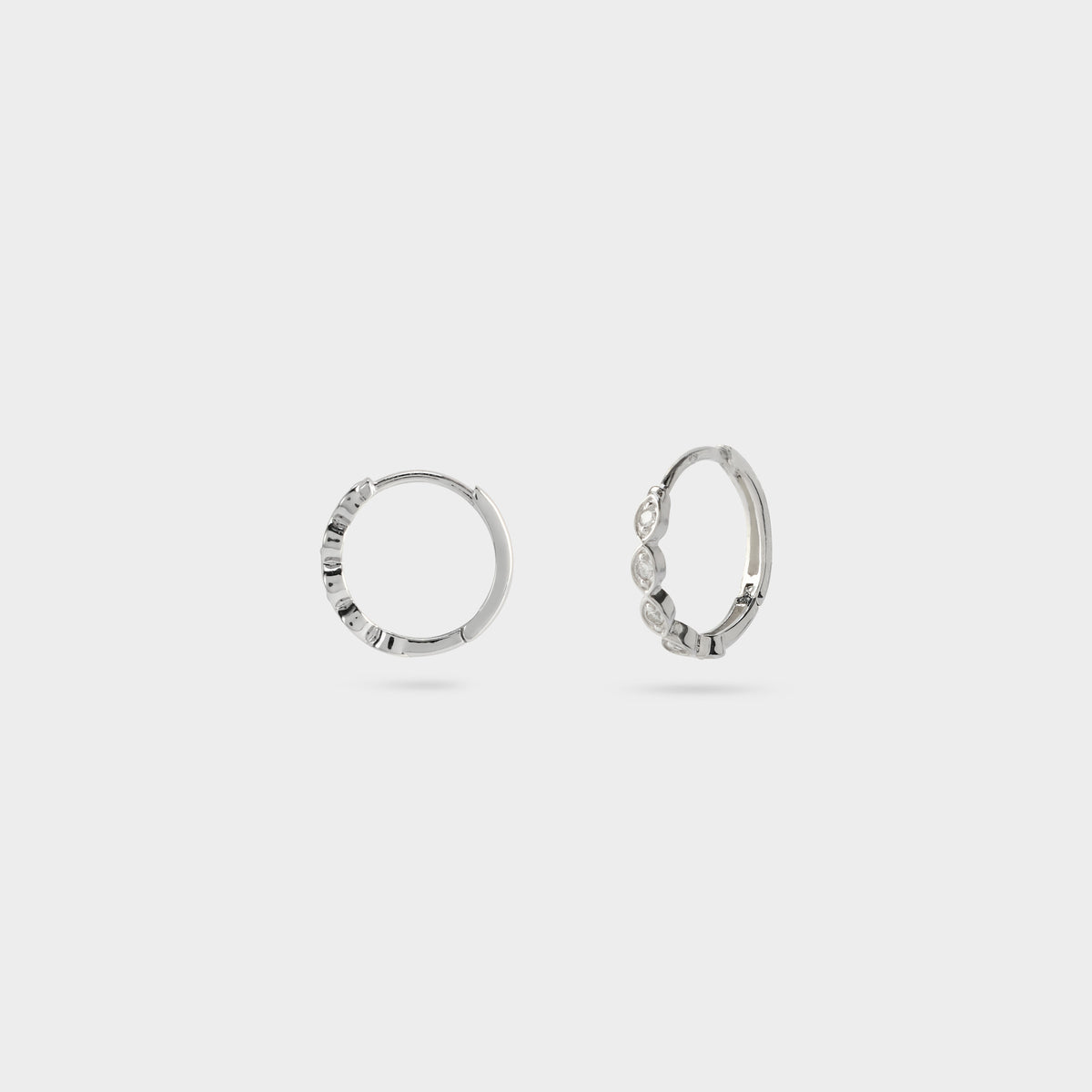 Boucles d'oreilles mini créoles couronne navette argent