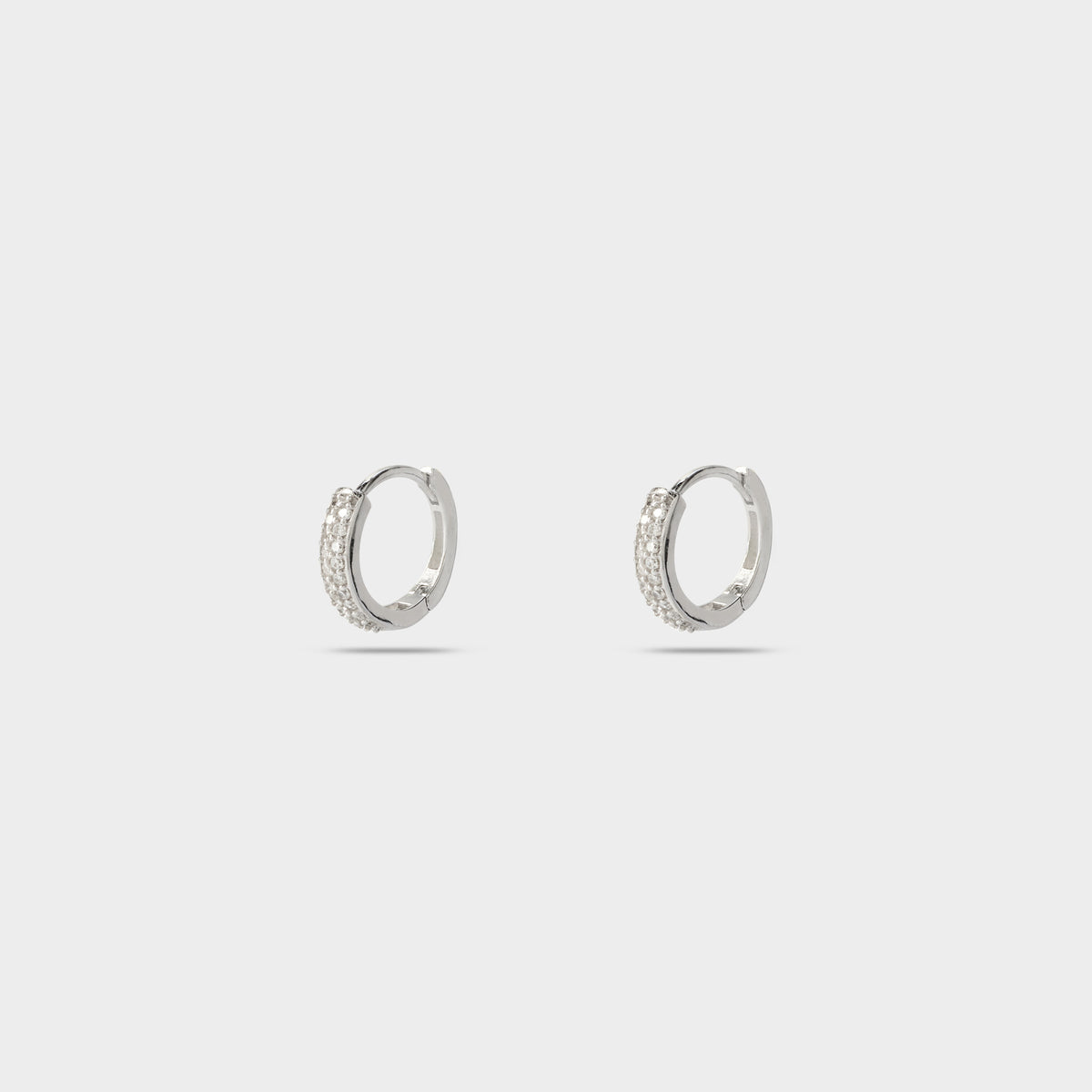 Boucles d'oreilles mini créoles pavées argent