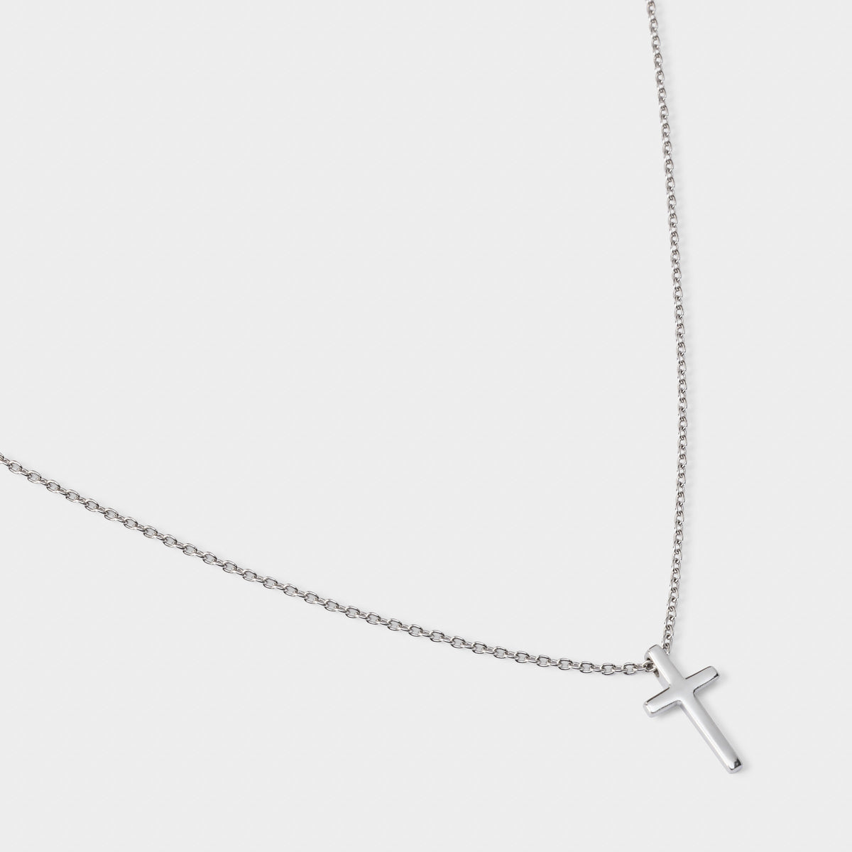 Collier croix sur chaîne argent