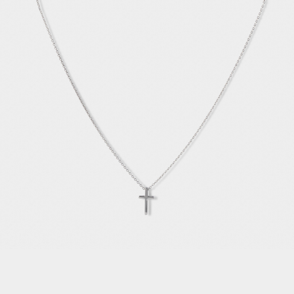 Collier croix sur chaîne argent