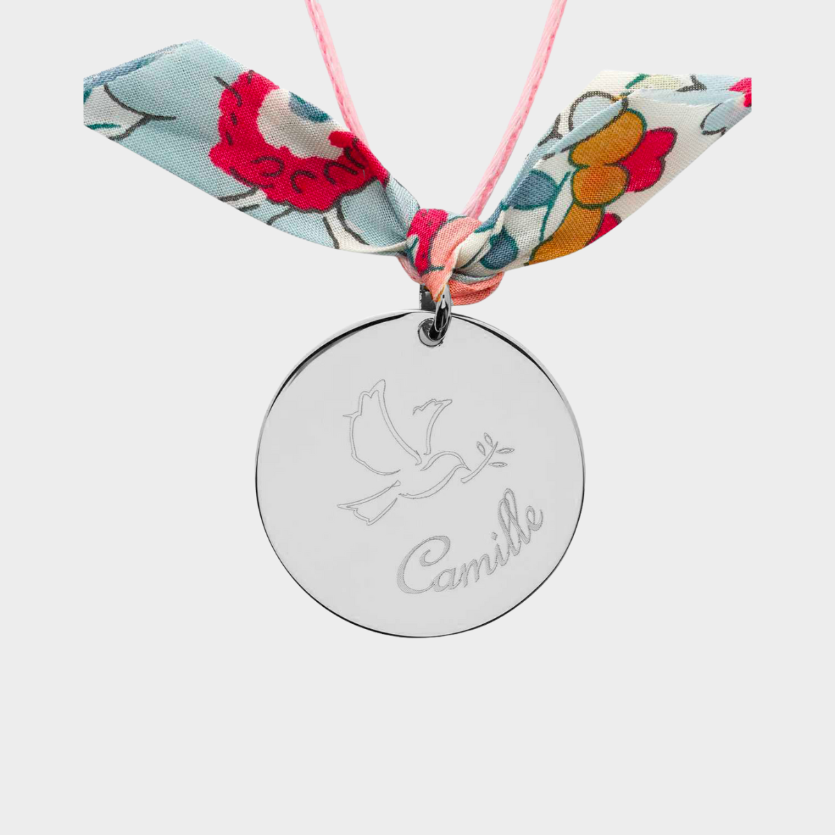 Collier grande médaille colombe et prénom sur lien satin argent