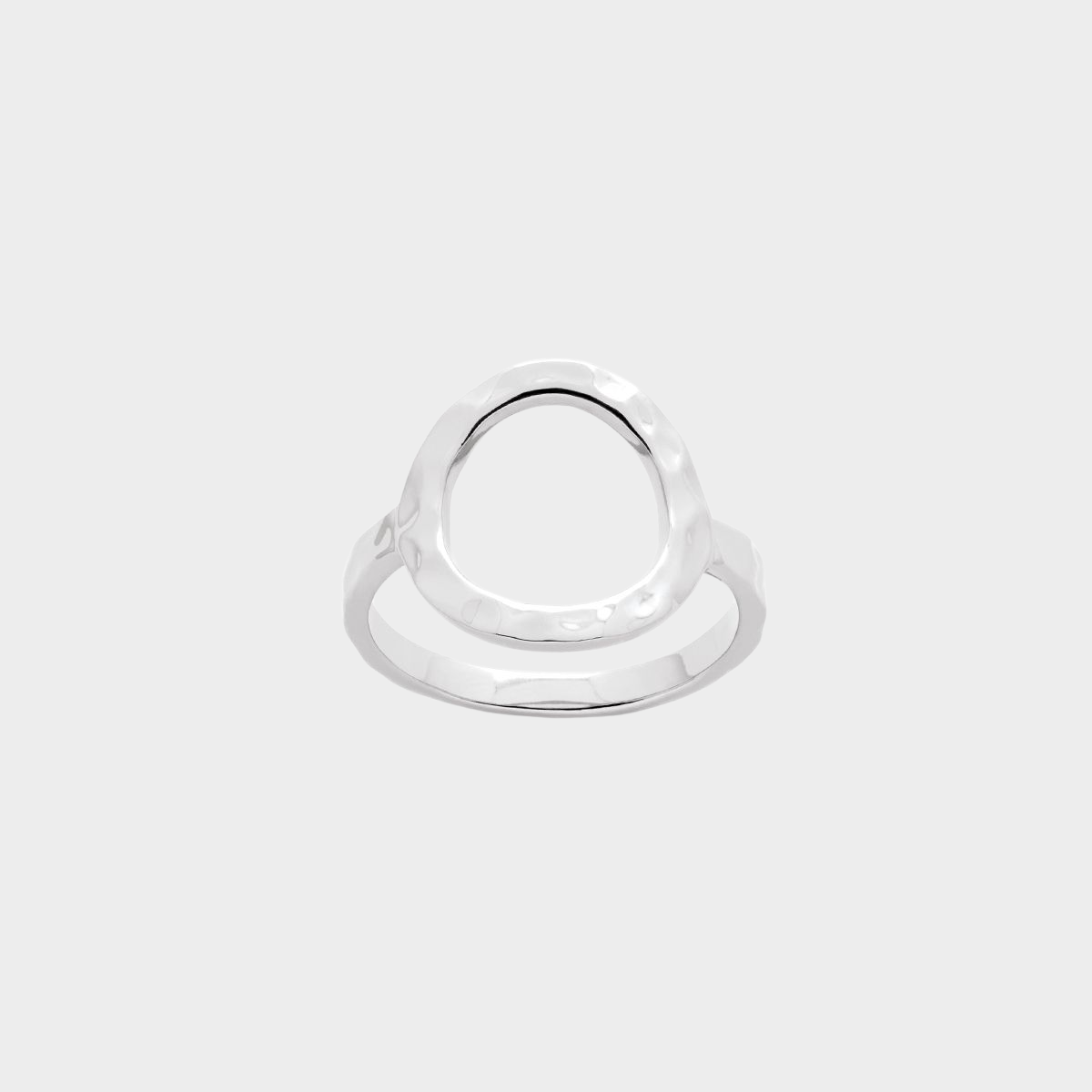 Bague Ô martelée argent