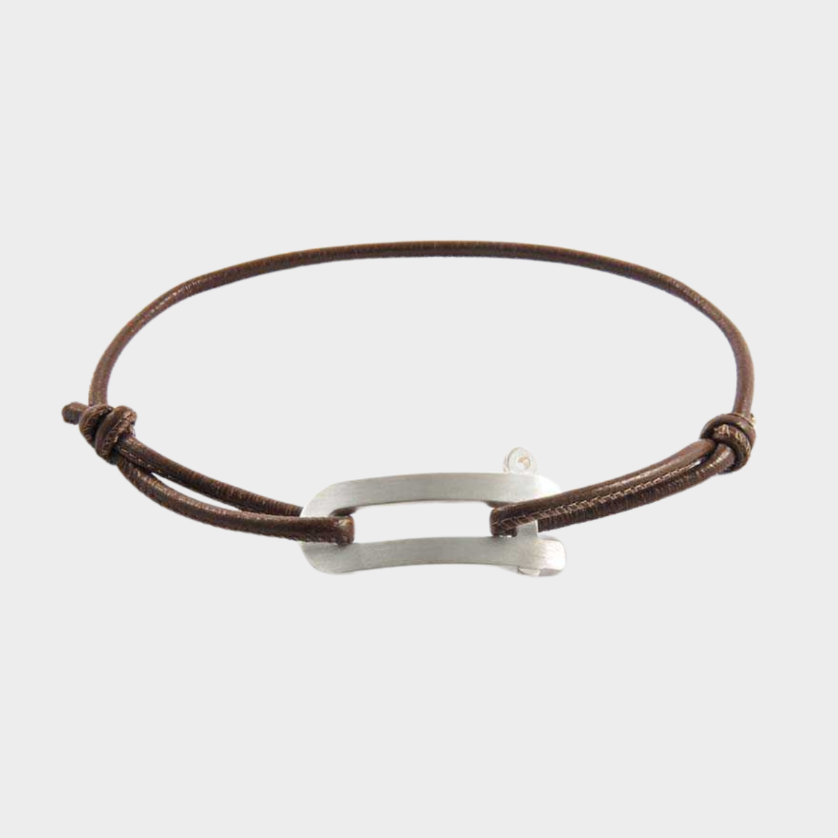 Bracelet manille pour homme sur lien cuir véritable argent