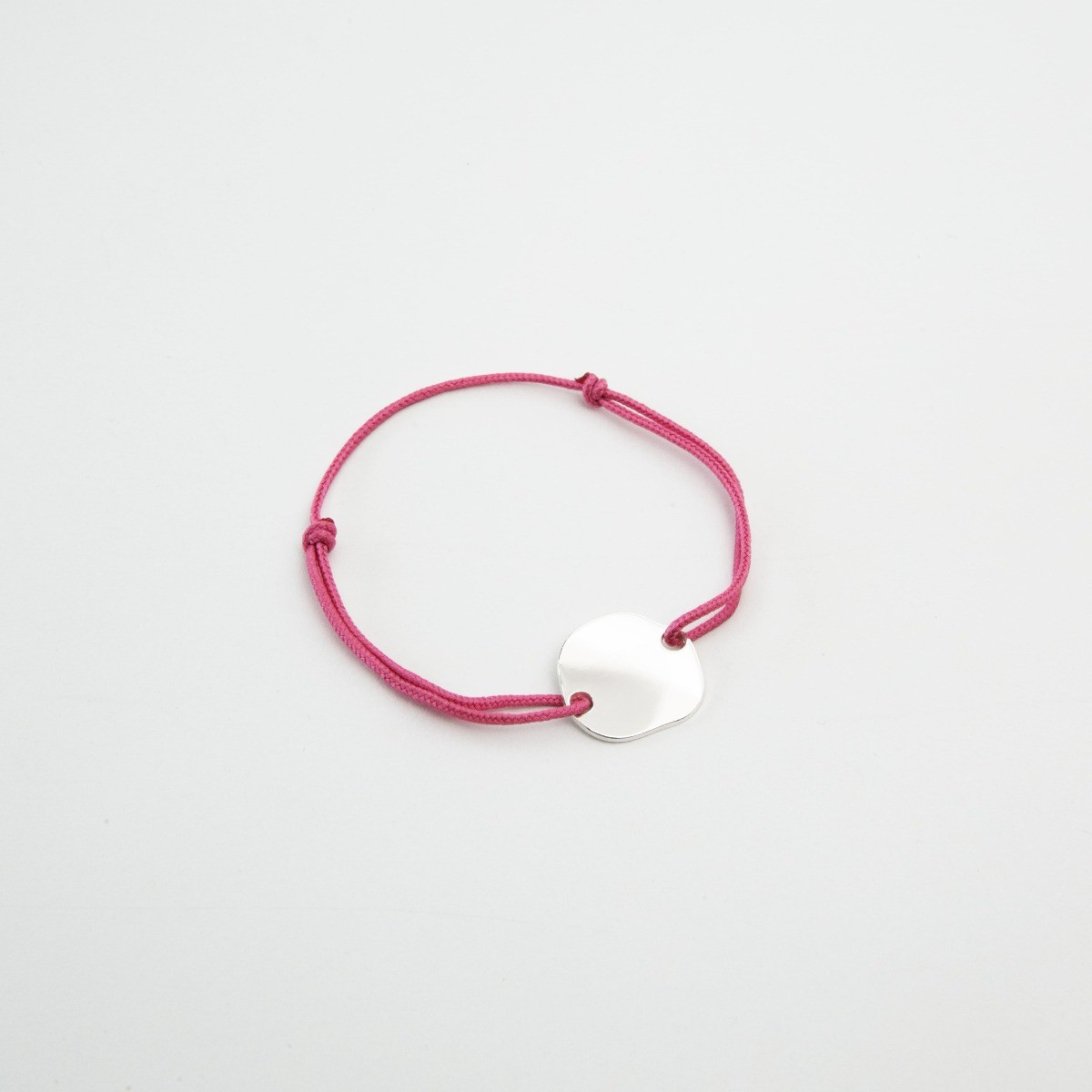 Bracelet mini jeton irrégulier argent sur coton fin