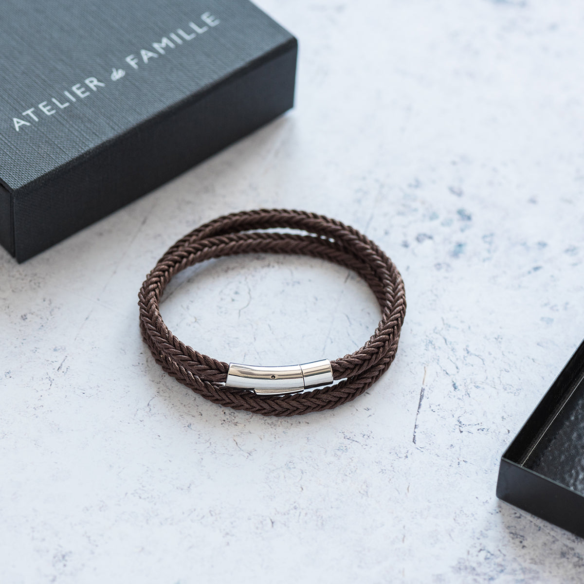 Bracelet Le Carré tressé chocolat pour homme