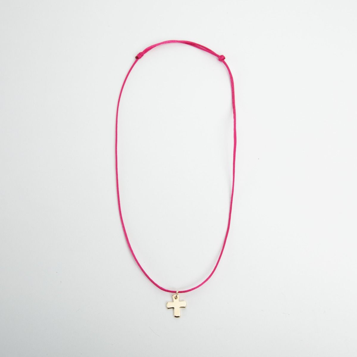 Collier pendentif croix sur lien satin plaqué or