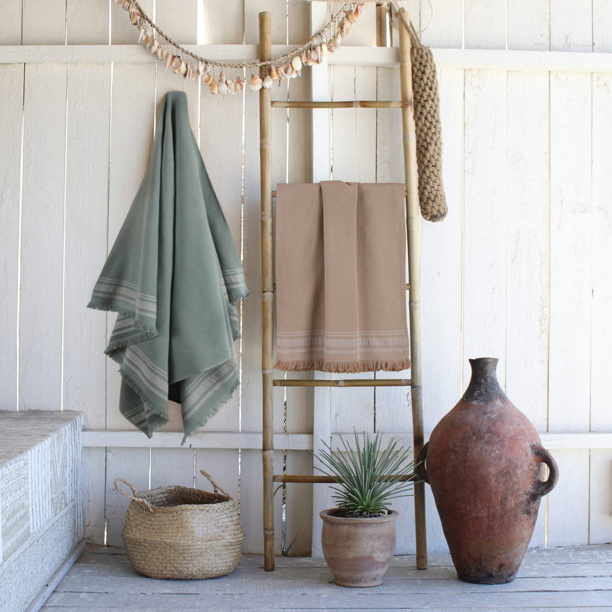 Fouta éponge vert céladon et grège