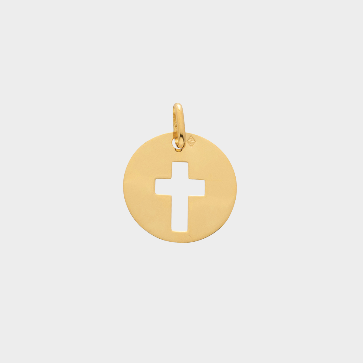 Médaille ajourée croix, or 18 carats (seule)