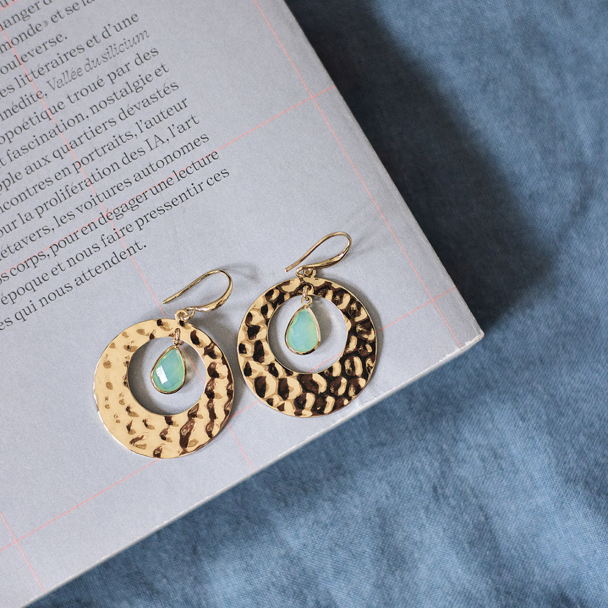 Boucles d'oreilles Abondance et pierre vert plaqué or