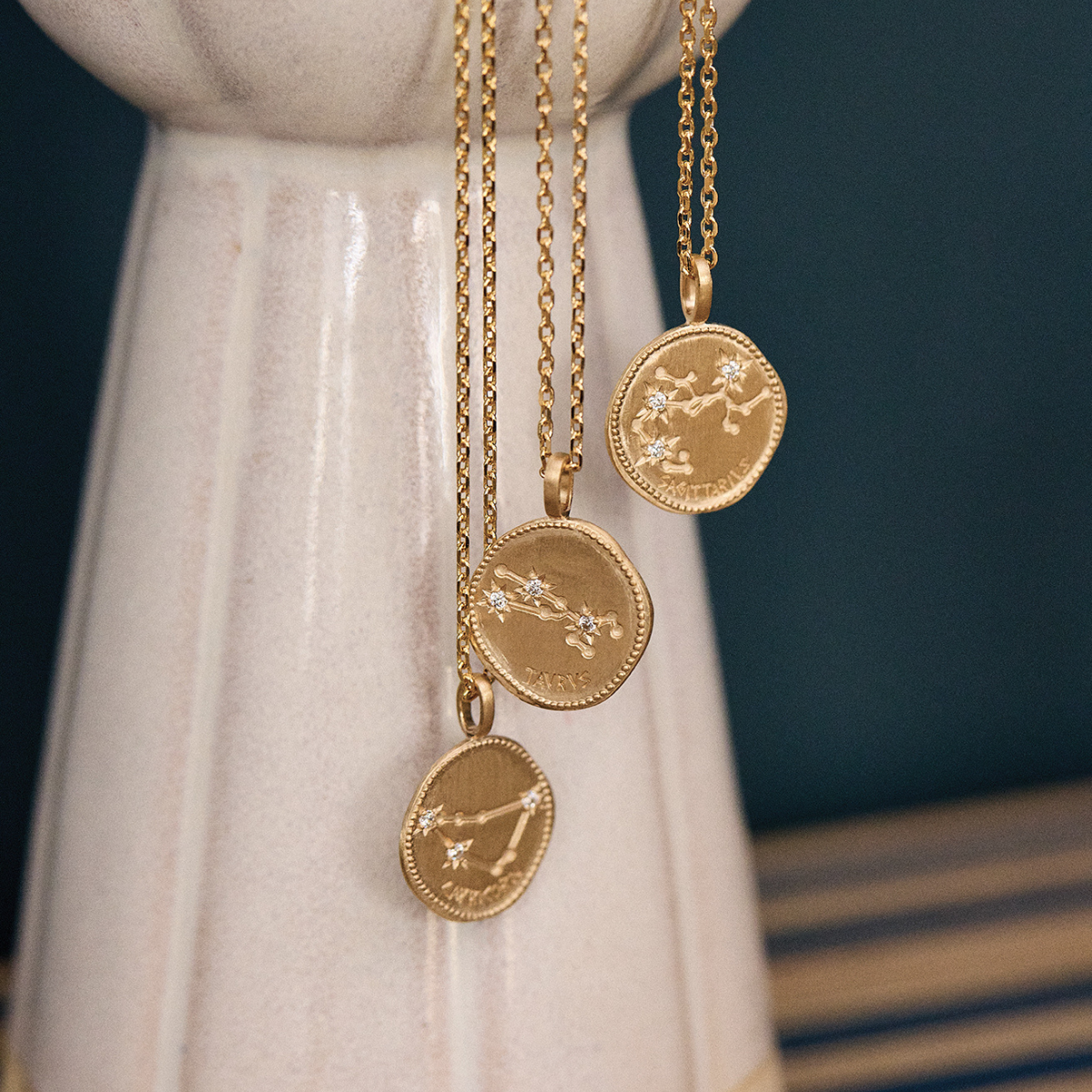 Collier signe astrologique Capricorne plaqué or