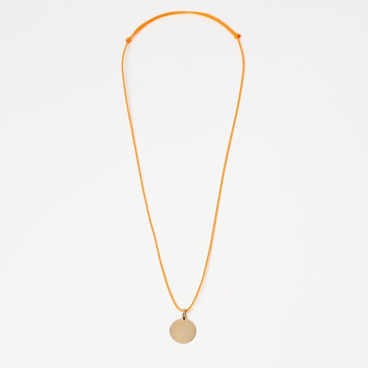 Collier 1 breloque sur lien coton plaqué or