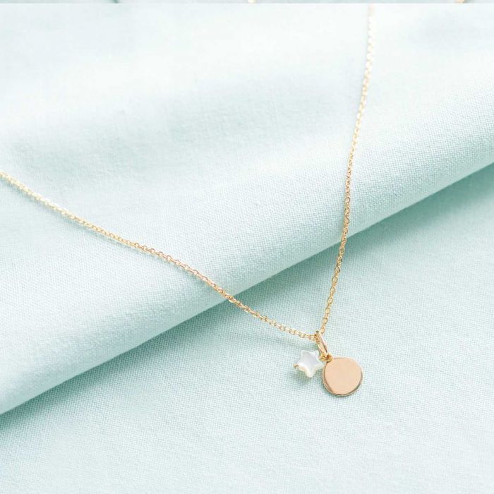 Collier mini rond et pendentif étoile nacre plaqué or