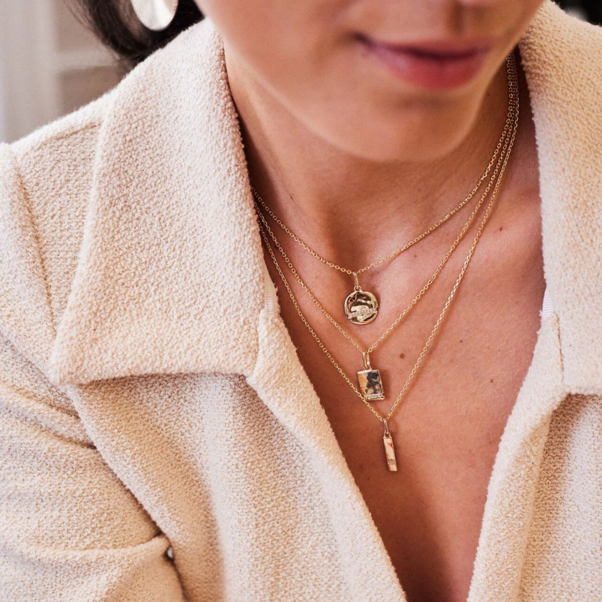 Pendentif Sirius sur chaîne forçat plaqué or