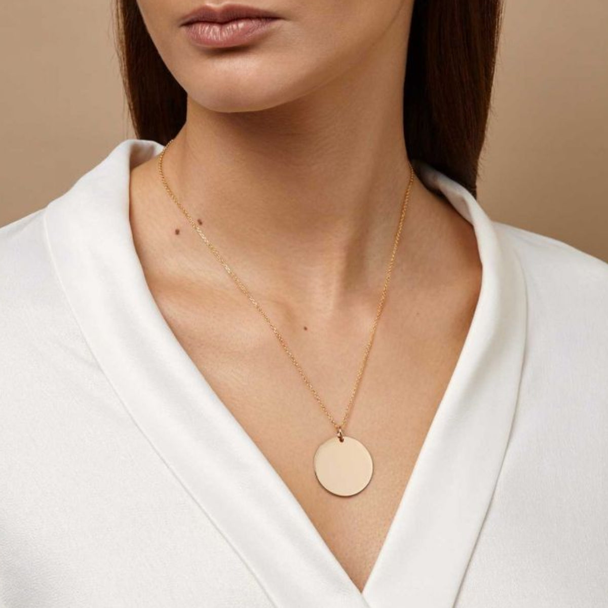 Collier grande médaille sur chaîne forçat plaqué or