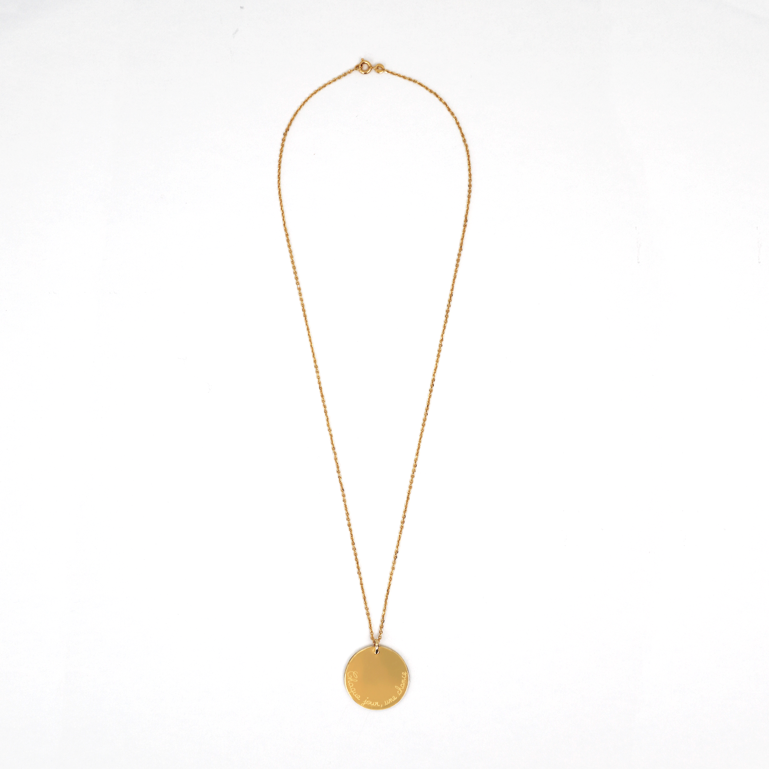 Collier mantra plaqué or – Grande médaille