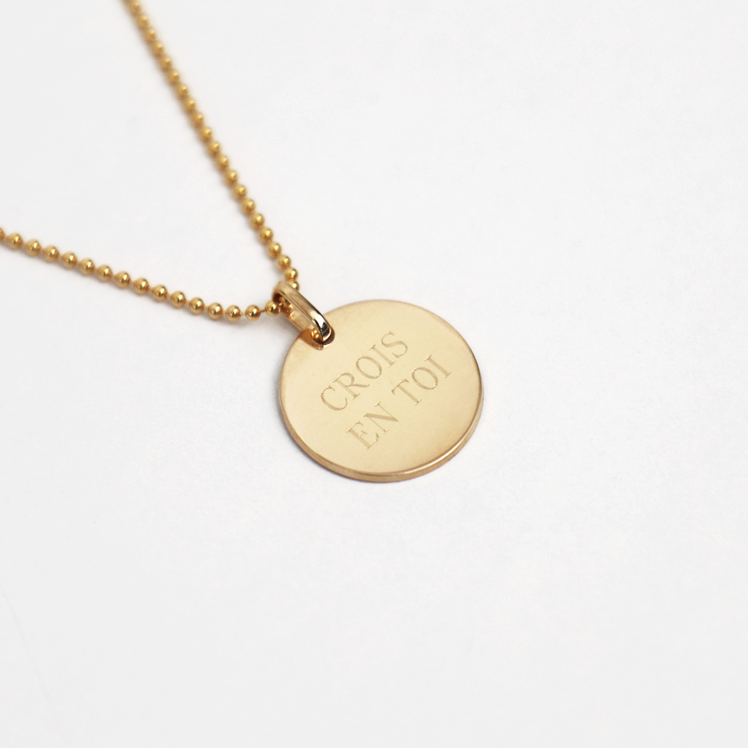 Collier mantra plaqué or – Rond plat